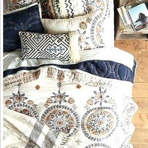 ISO king size Anthropologie quilt